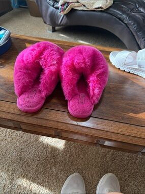 Women’s Furry Slippers